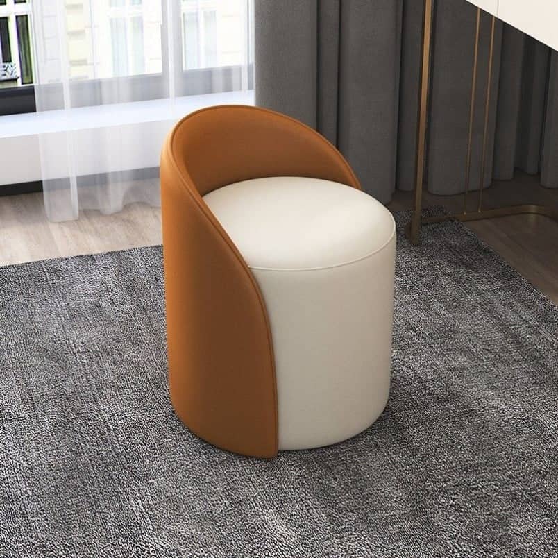 Modern pouf seat