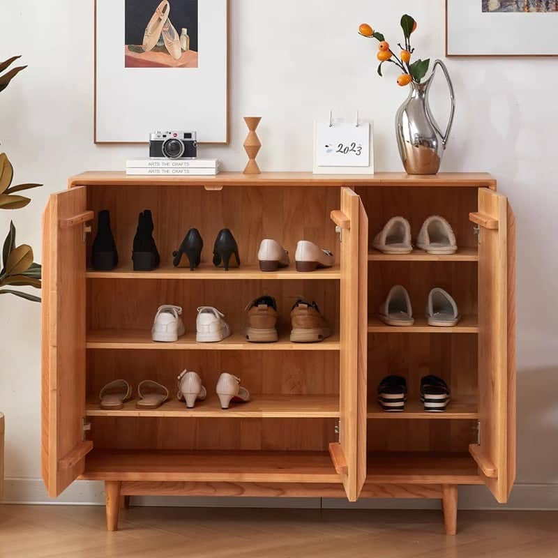 Classic shoe cabinet 