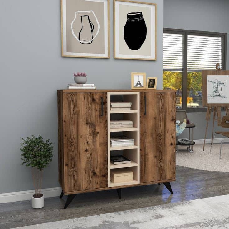 Shoe cabinet with shelves