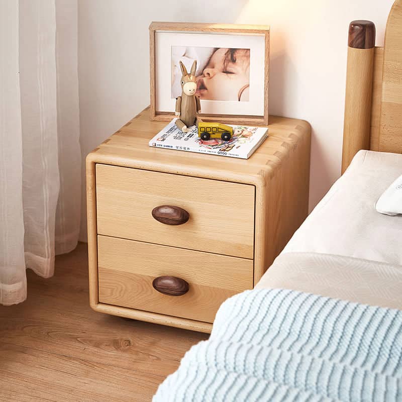 Distinctive children's bedside table