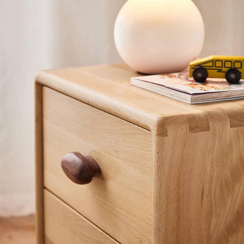 Distinctive children's bedside table