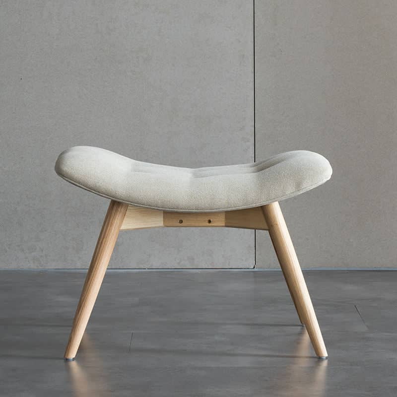 Modern pouf seat