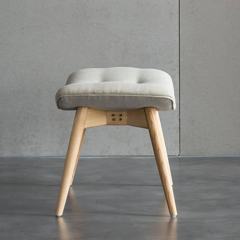 Modern pouf seat