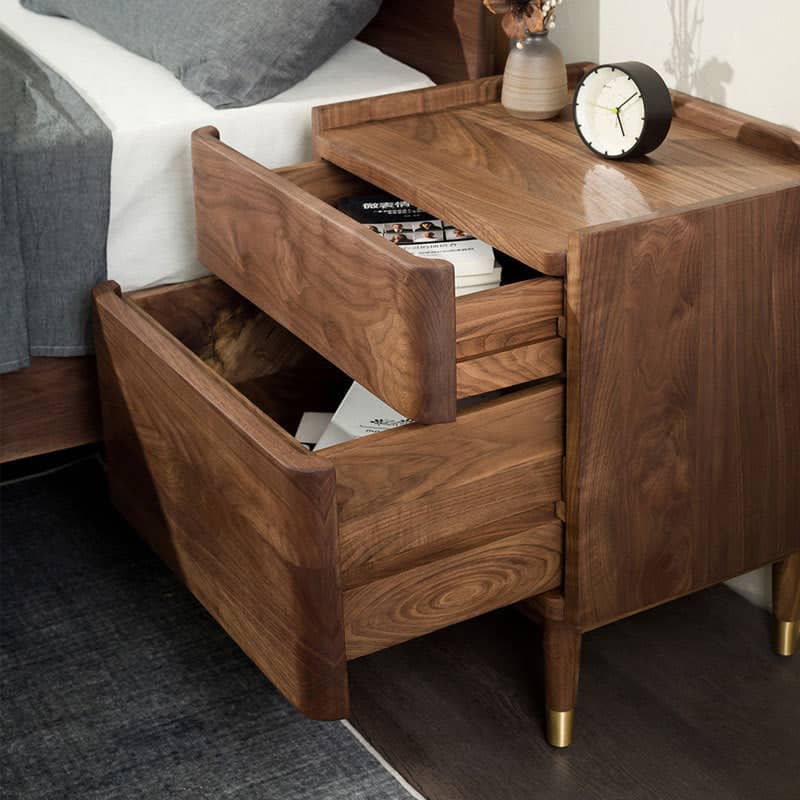 Classic design chest of drawers