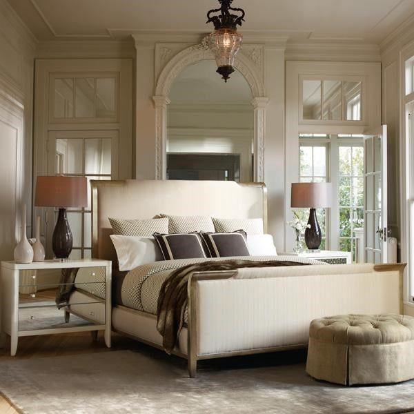 Classic bed with a distinctive design